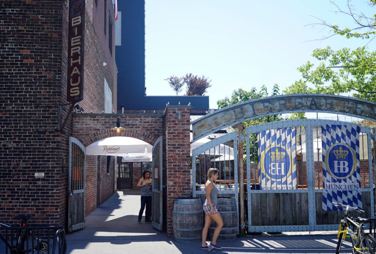 Pilsener Haus & Biergarten Johnny Prime